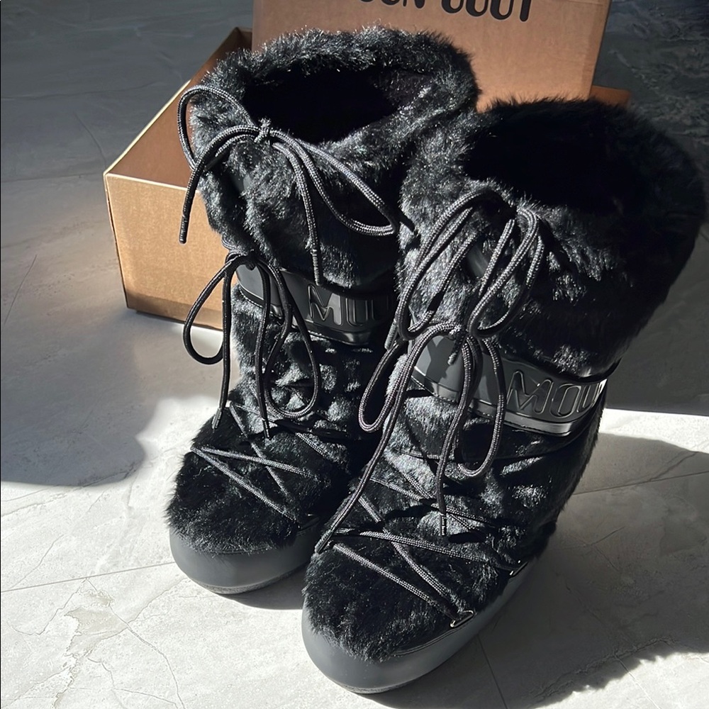 Moon Boot Black Winter Rain Boots with Fur Trim NEW! Women’s size 6